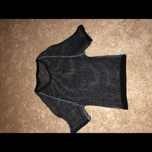 Loosely knitted black crop top🖤